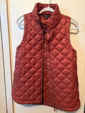 Athleta Quilted Vest in Rusty Red